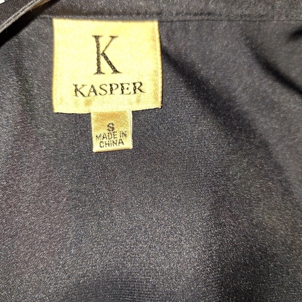 Kasper button down blouse with ruffles small - Picture 6 of 6